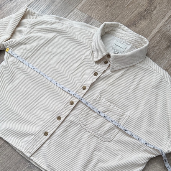 American Eagle Women’s Cream Corduroy Cropped Oversized Shirt Size M - Picture 8 of 11
